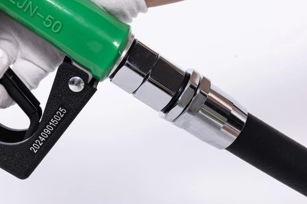 Fueling nozzle JEJN-50RD with automatic shutoff when full + 5m oil-resistant hose with anti-static straight swivel Can be used with gasoline, diesel, kerosene, and heavy oil A SET-50RD-JFH5M